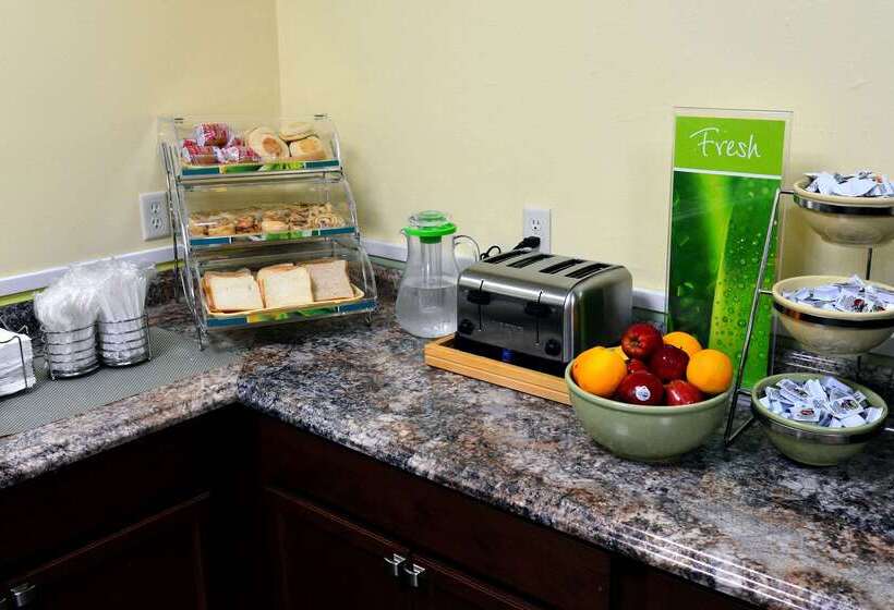 Отель Quality Inn & Suites Gulf Breeze Bayside Near Pensacola Beach