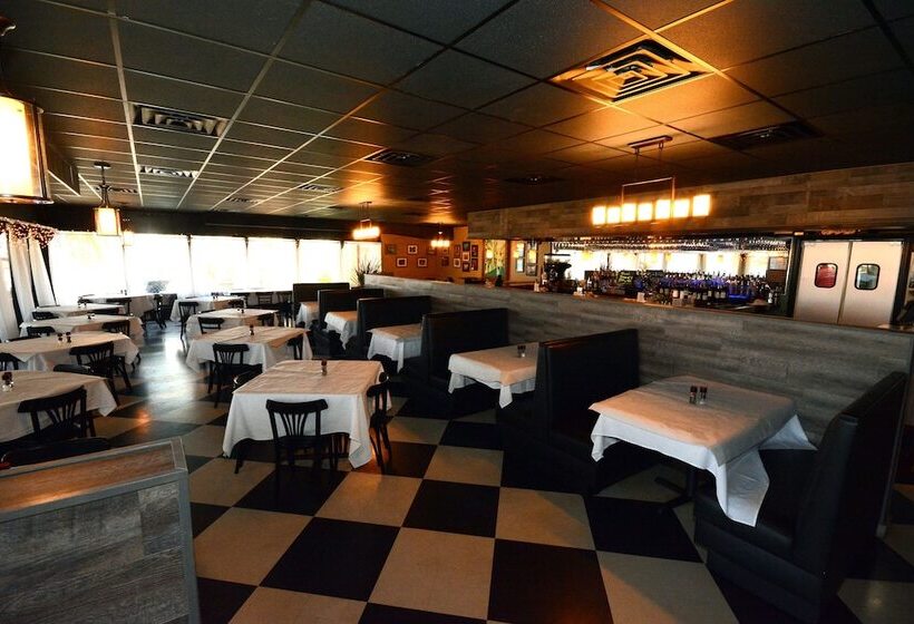 Отель Quality Inn & Suites Gulf Breeze Bayside Near Pensacola Beach