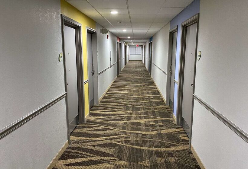 בית מלון כפרי Best Western Louisville Airport Expo