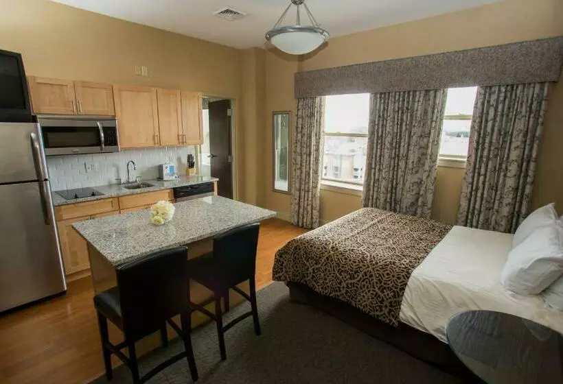 호텔 The Parker Inn And Suites