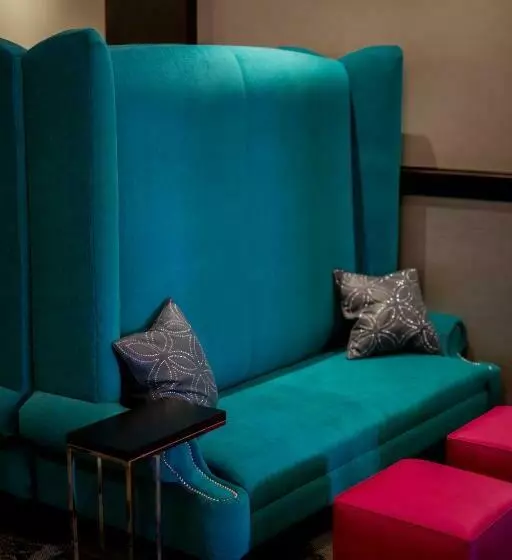 호텔 The Parker Inn And Suites