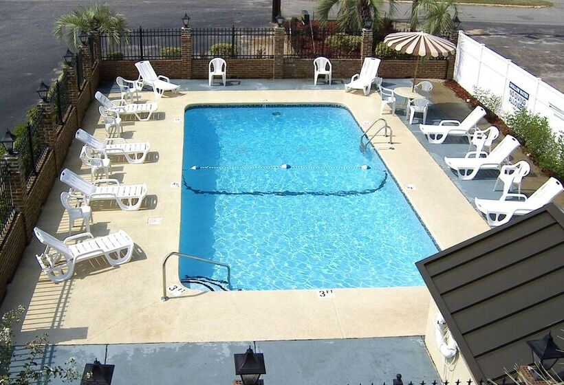 ホテル Travelers Inn & Suites