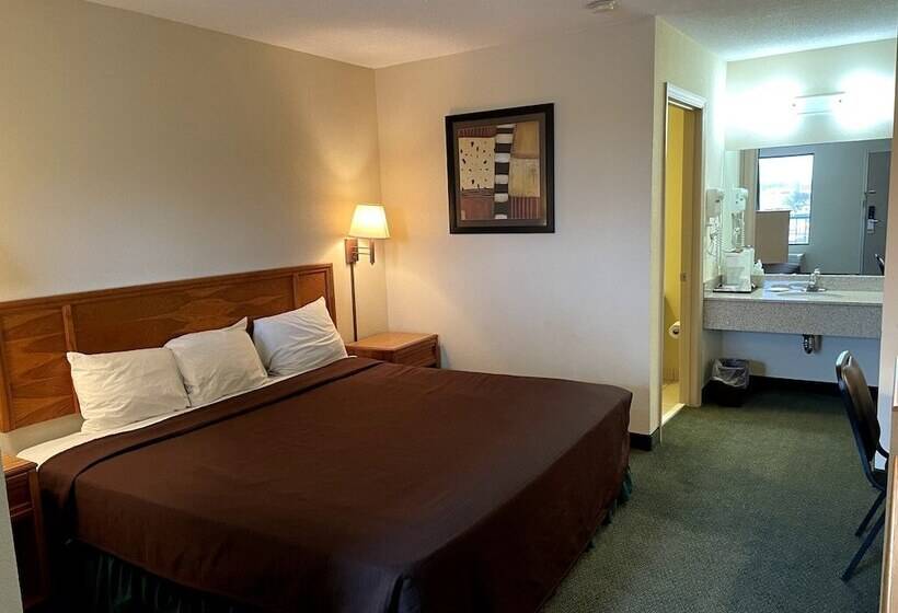 ホテル Travelers Inn & Suites