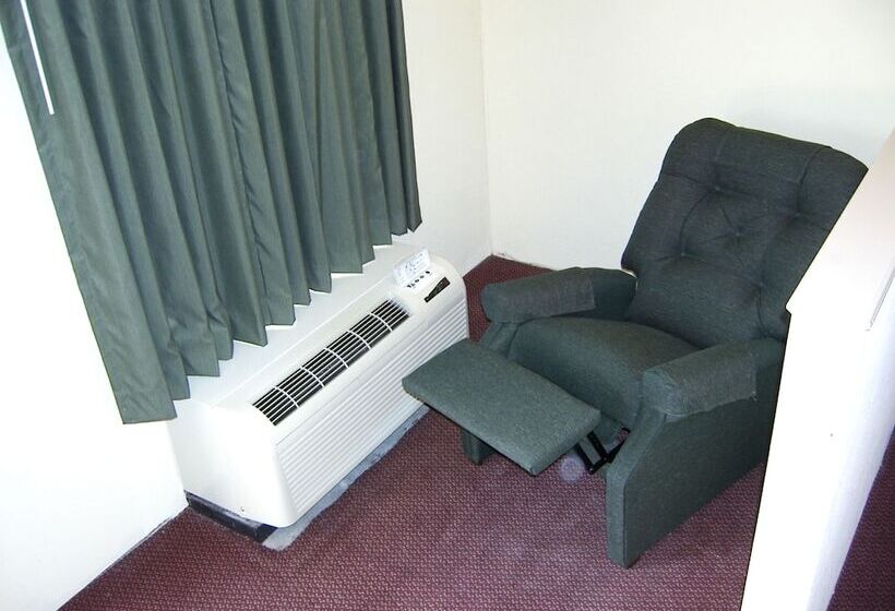 ホテル Travelers Inn & Suites