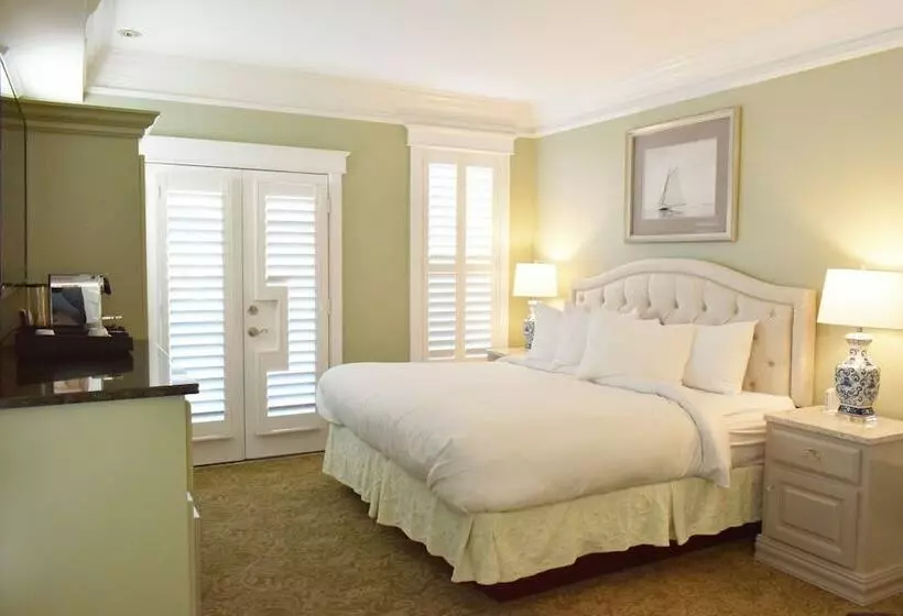 Отель Village Inn And Pub