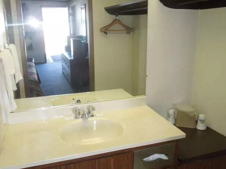 فندق Xenia Country Inn