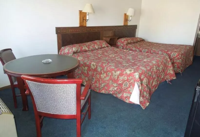 فندق Xenia Country Inn