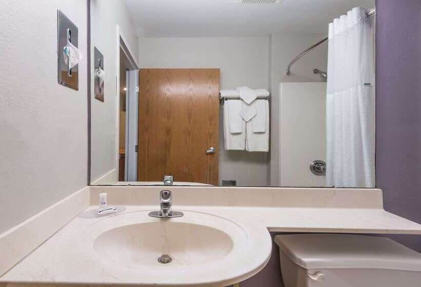 Microtel Inn & Suites By Wyndham Bethel/danbury