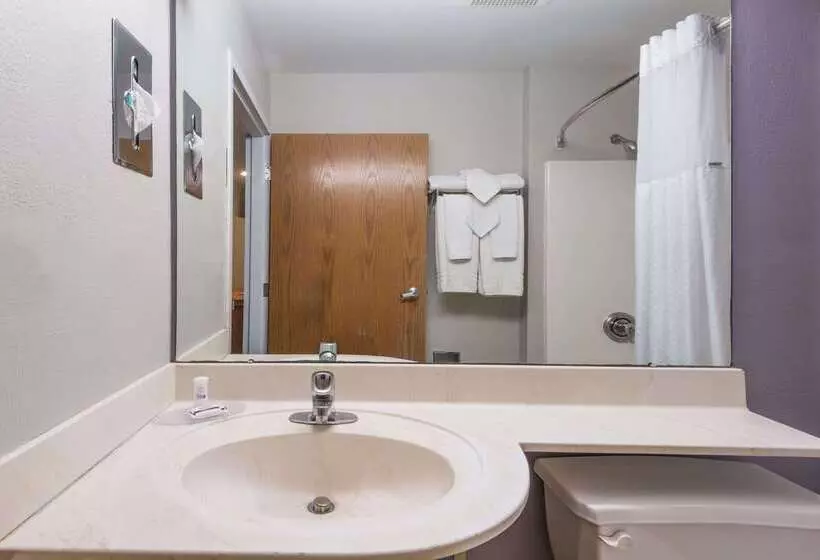 Microtel Inn & Suites By Wyndham Bethel/danbury