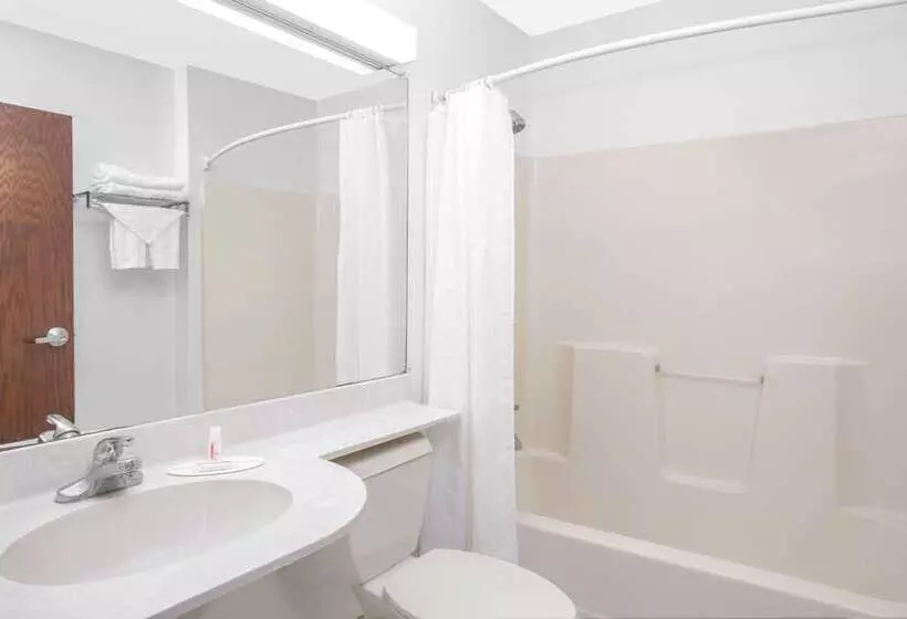 Microtel Inn & Suites By Wyndham Meridian