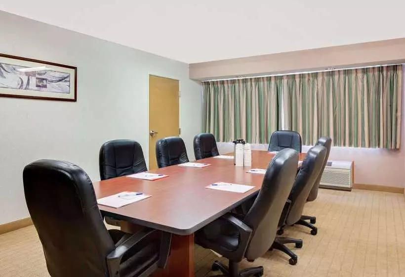 Microtel Inn & Suites By Wyndham Wellsville