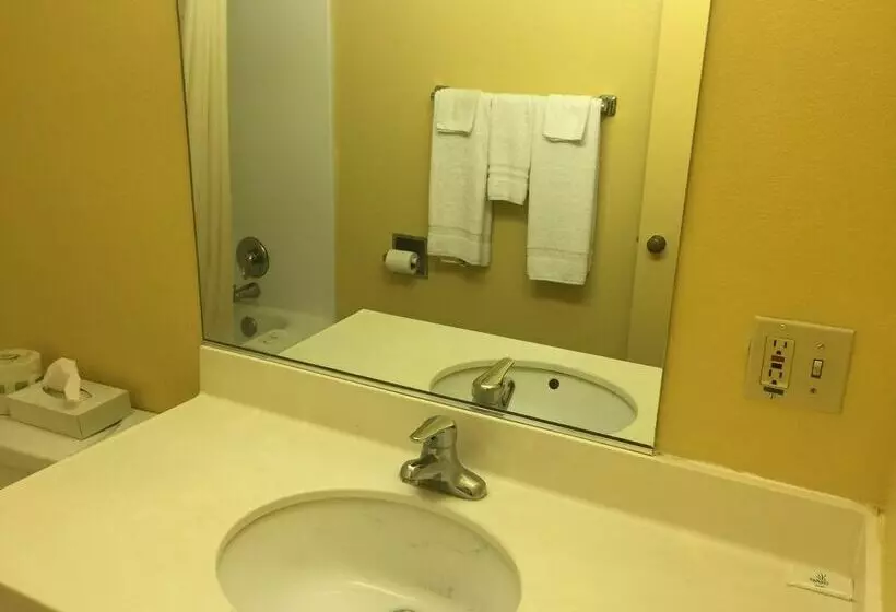 فندق على الطريق Americas Best Value Inn & Suites - East Toledo/Millbury