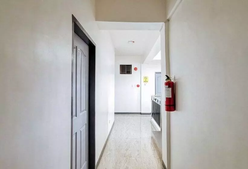 ユースホステル Reddoorz Near Gaisano Mall Gensan