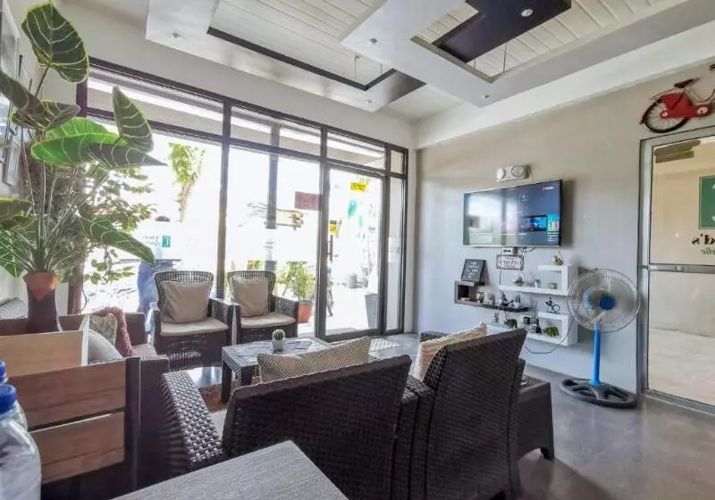 ユースホステル Reddoorz Near Gaisano Mall Gensan