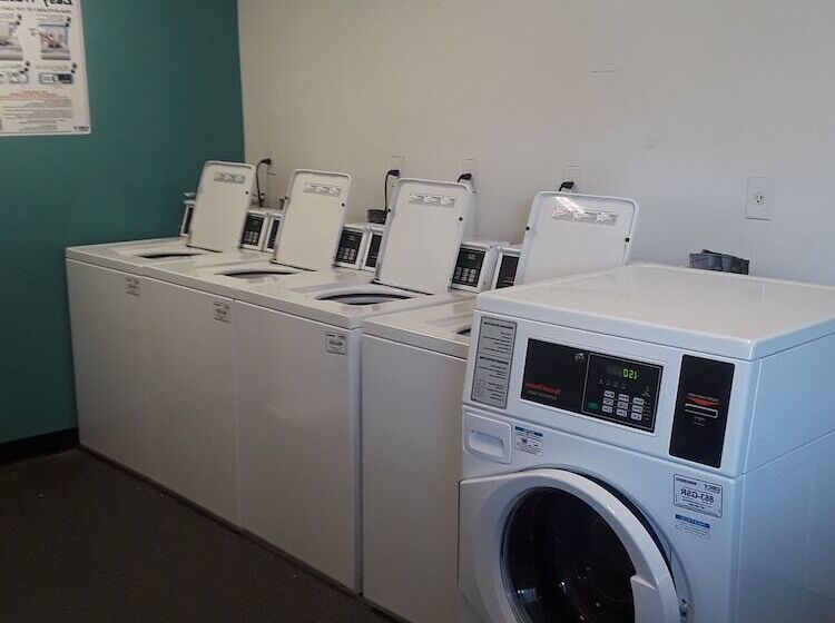 בית מלון כפרי Intown Suites Extended Stay Atlanta Ga Gwinnett Place