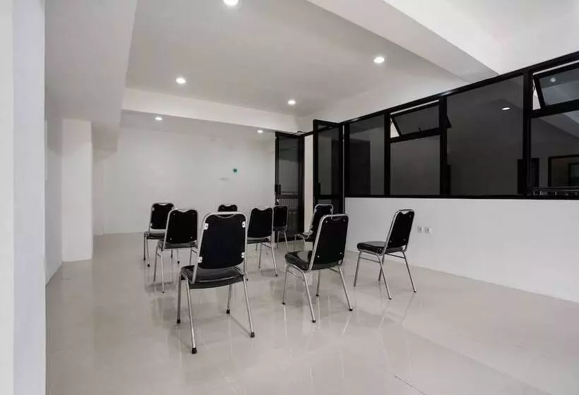 ホテル Capital O 3463 Cimahi Guest House