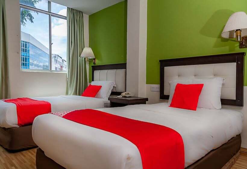 בית מלון כפרי Oyo 90055 Mansion Inn