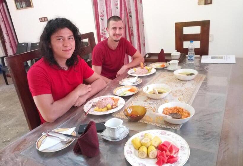 Отель Silent Peacock Villa And Peacock Cafe