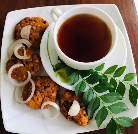 Отель Silent Peacock Villa And Peacock Cafe