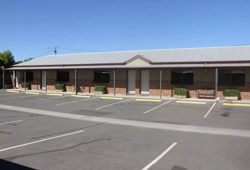 Motelli The Saltbush Motor Inn