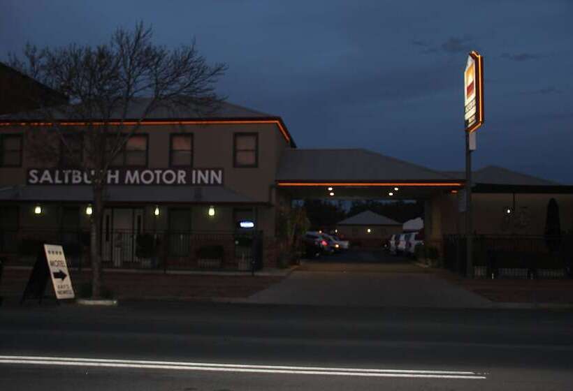 モーテル The Saltbush Motor Inn