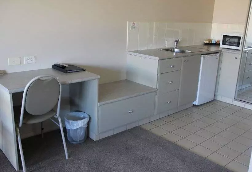 Motelli The Saltbush Motor Inn