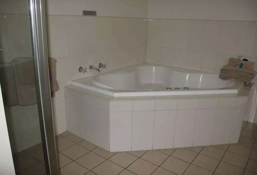 Motelli The Saltbush Motor Inn