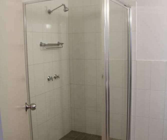 モーテル The Saltbush Motor Inn