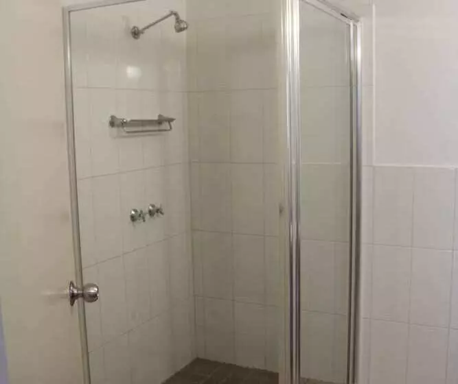 Motelli The Saltbush Motor Inn