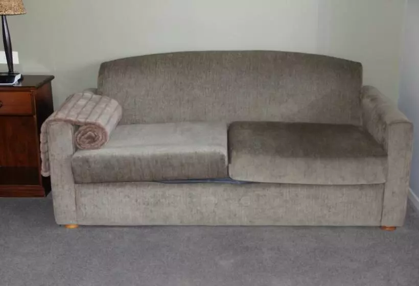 Motelli The Saltbush Motor Inn