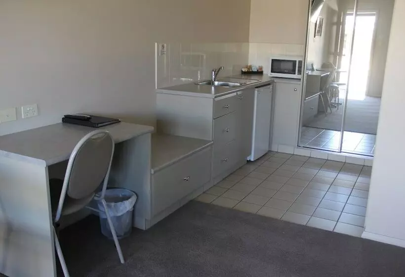 Motelli The Saltbush Motor Inn