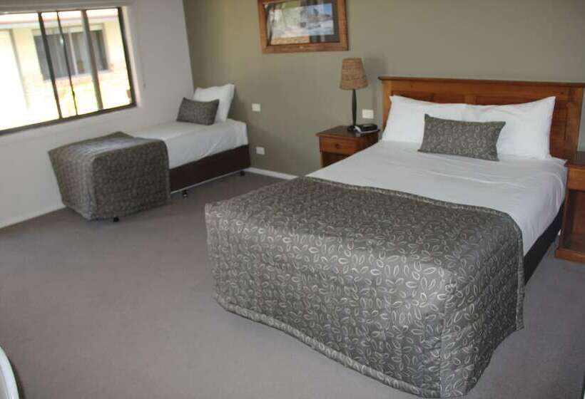 モーテル The Saltbush Motor Inn