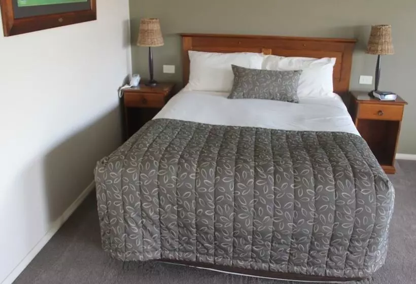 Motelli The Saltbush Motor Inn