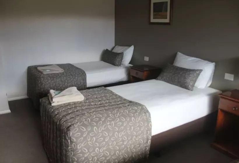 Motelli The Saltbush Motor Inn