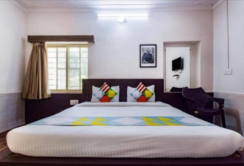 פנסיון Dave S Guest House