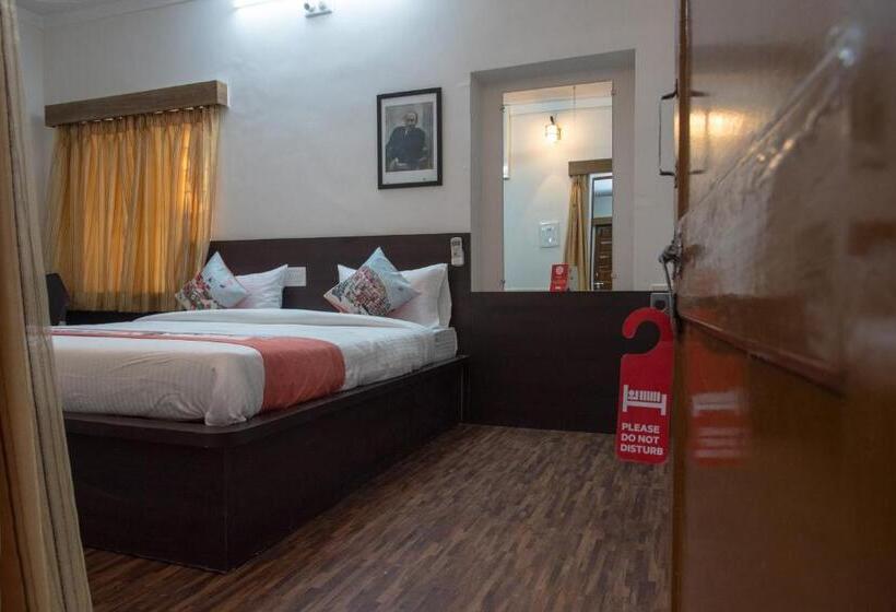 פנסיון Dave S Guest House