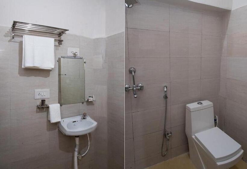 פנסיון Dave S Guest House