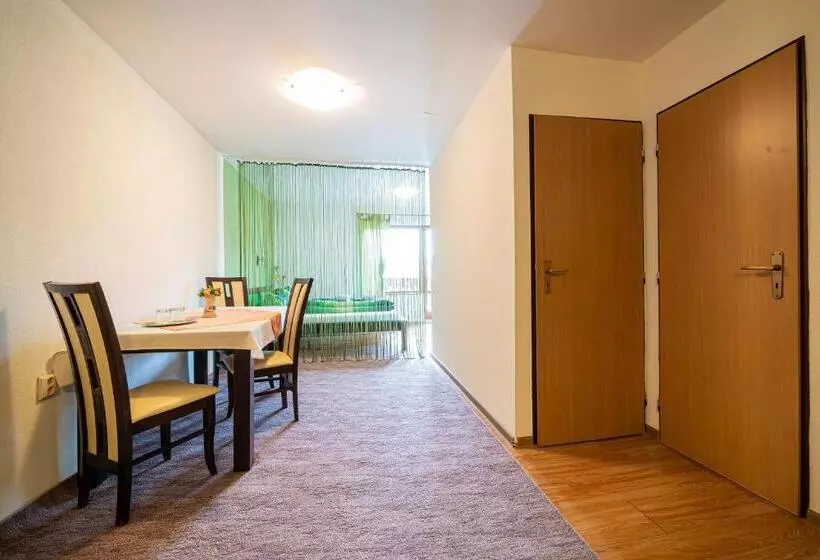 Majatalo Rodinný Penzión Rogalo