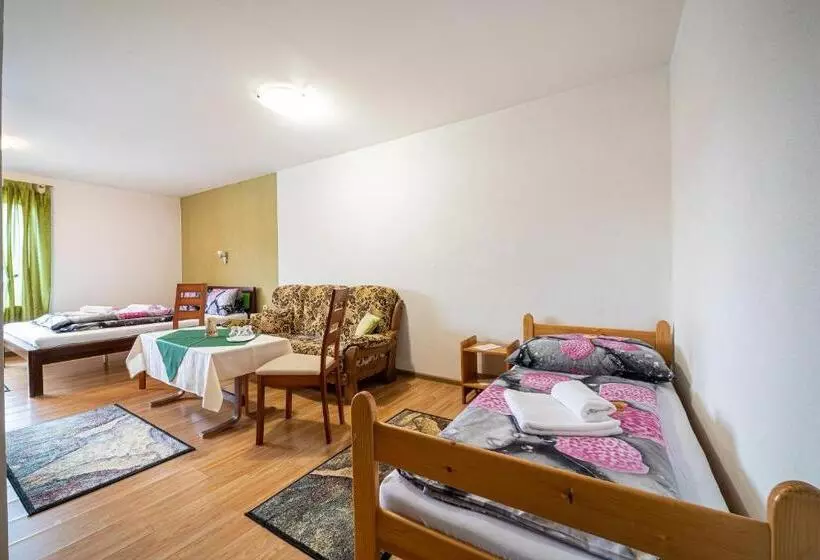 Majatalo Rodinný Penzión Rogalo