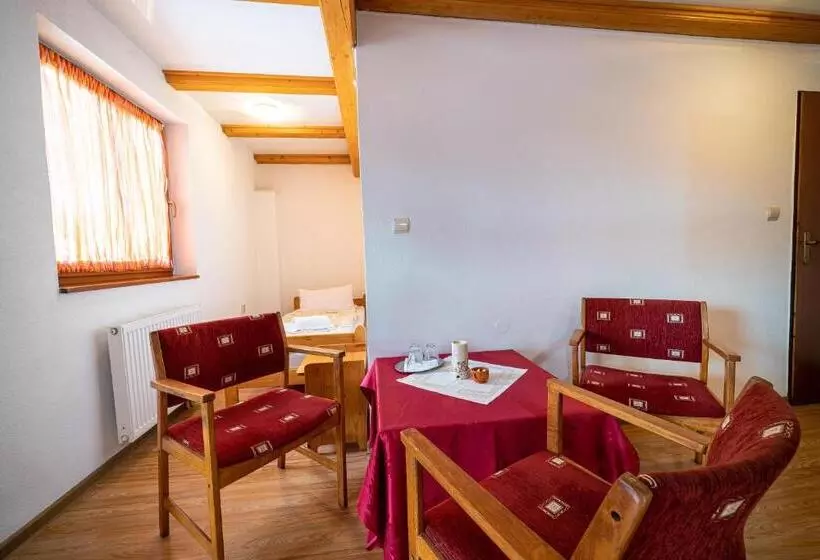 Majatalo Rodinný Penzión Rogalo