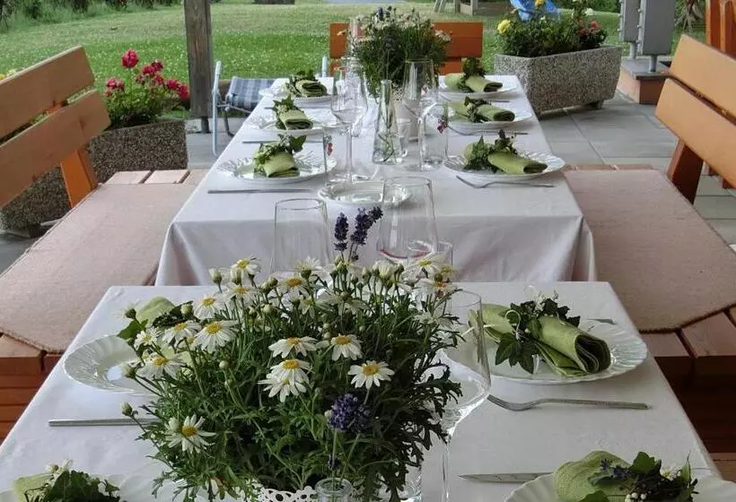 ペンション Zweytick Gästezimmer Weingut