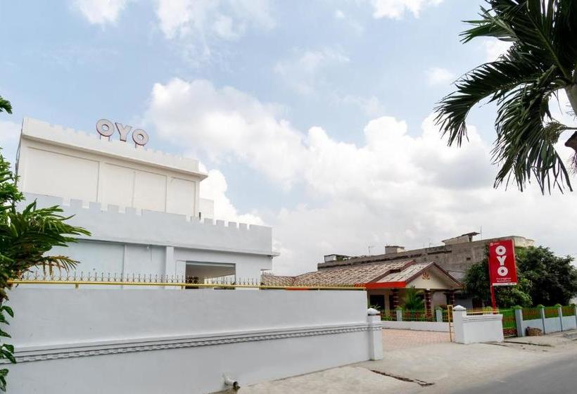 בית מלון כפרי Oyo 2895 Paranginan Residence