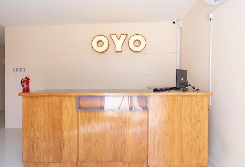 בית מלון כפרי Oyo 2895 Paranginan Residence