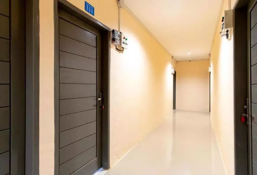 ホテル Oyo 2895 Paranginan Residence