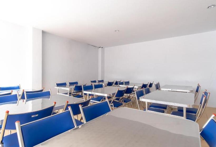 בית מלון כפרי Oyo 2895 Paranginan Residence