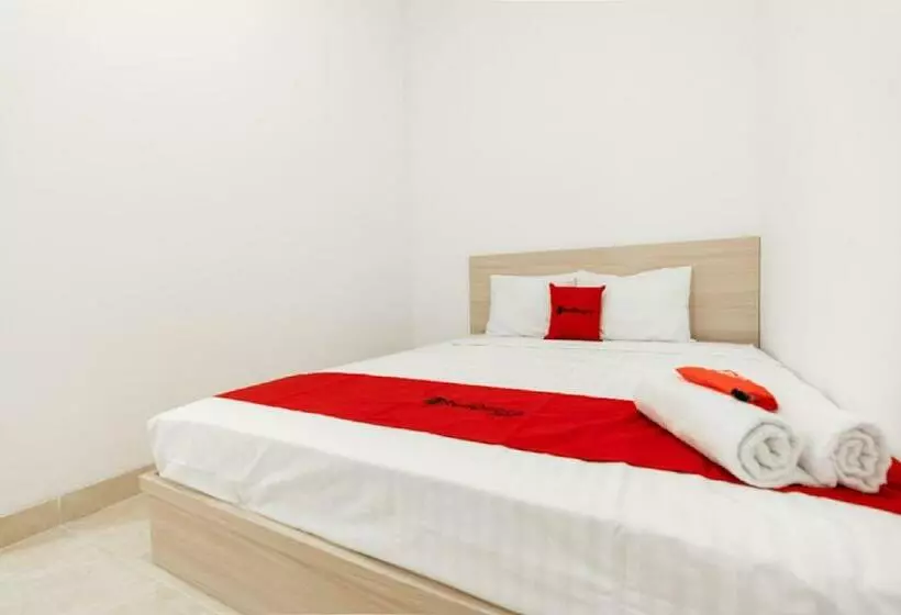 Hotelli Reddoorz @ Graha Cemerlang Maros