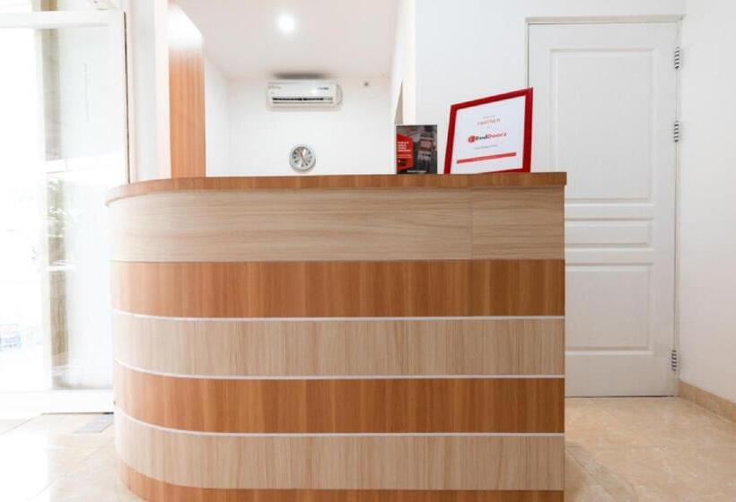 בית מלון כפרי Reddoorz @ Graha Cemerlang Maros