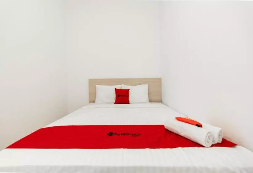 Hotelli Reddoorz @ Graha Cemerlang Maros