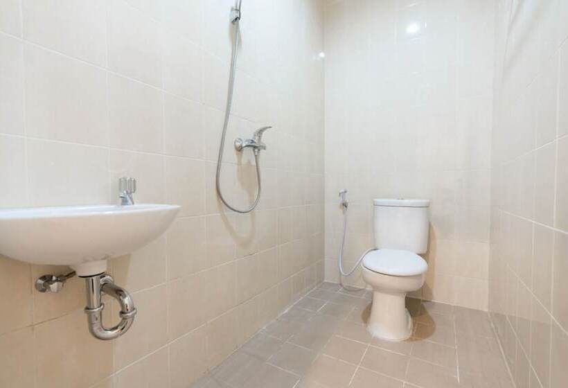 בית מלון כפרי Reddoorz @ Graha Cemerlang Maros