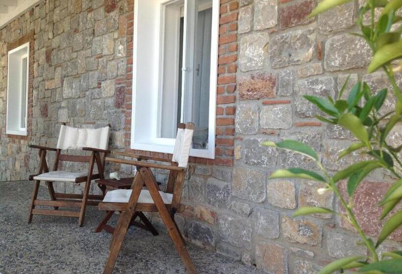 ペンション Losta Sahil Evi 2